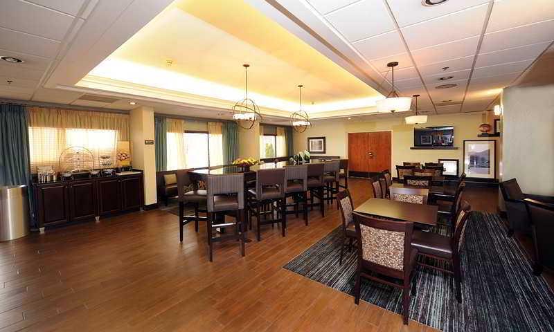 Vista Exterior Hampton Inn Morganton