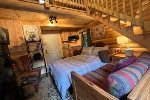 Alquiler Vacacional - Tiny House / Log Cabin in beautiful wooded urban setting