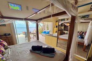 Arriendo temporal - ON THE SEA! 2 beaches with an easy walk! Couples only! Private/natural/exclusive