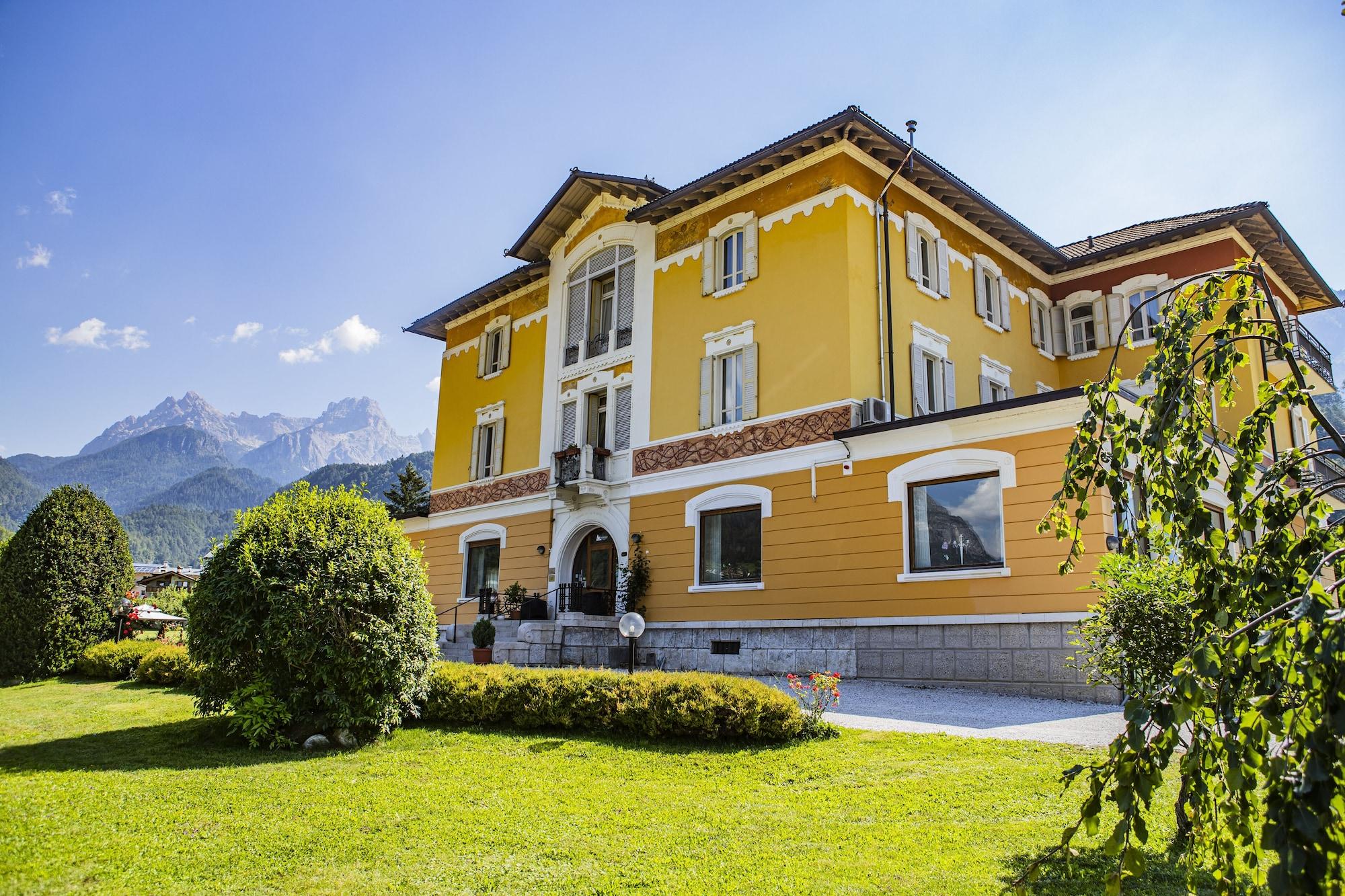 Vista Exterior Villa Imperina