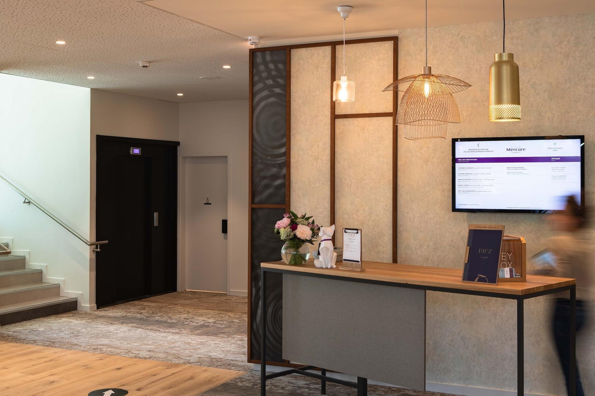 Vista Lobby Mercure Hotel & Spa Aix-les-Bains Domaine Marlioz