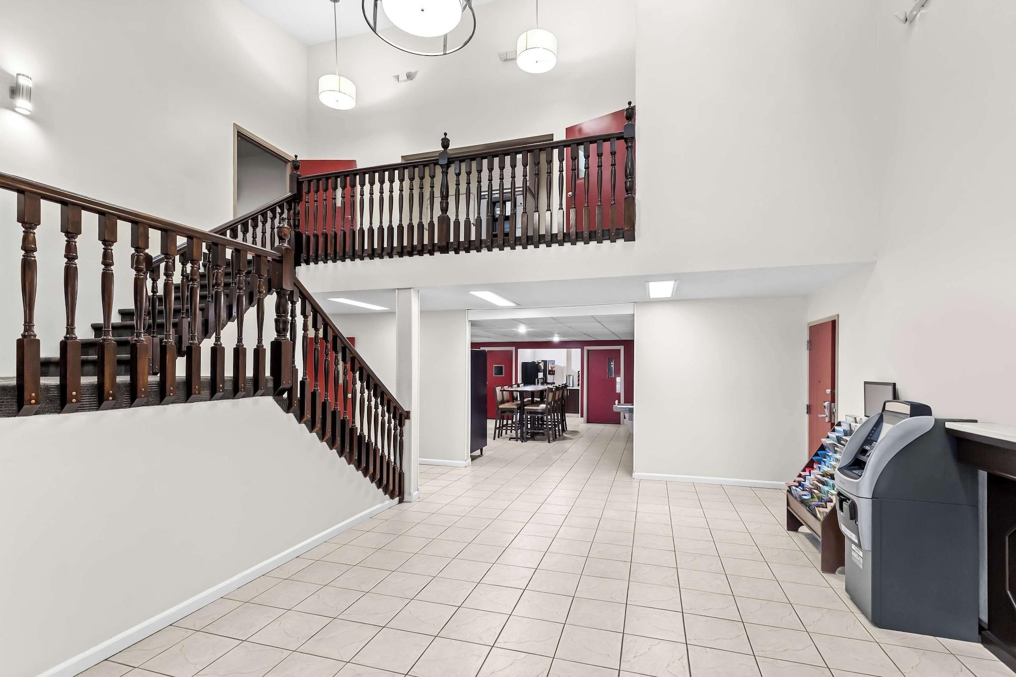 Vista Lobby Red Lion Inn & Suites Pontoon Beach