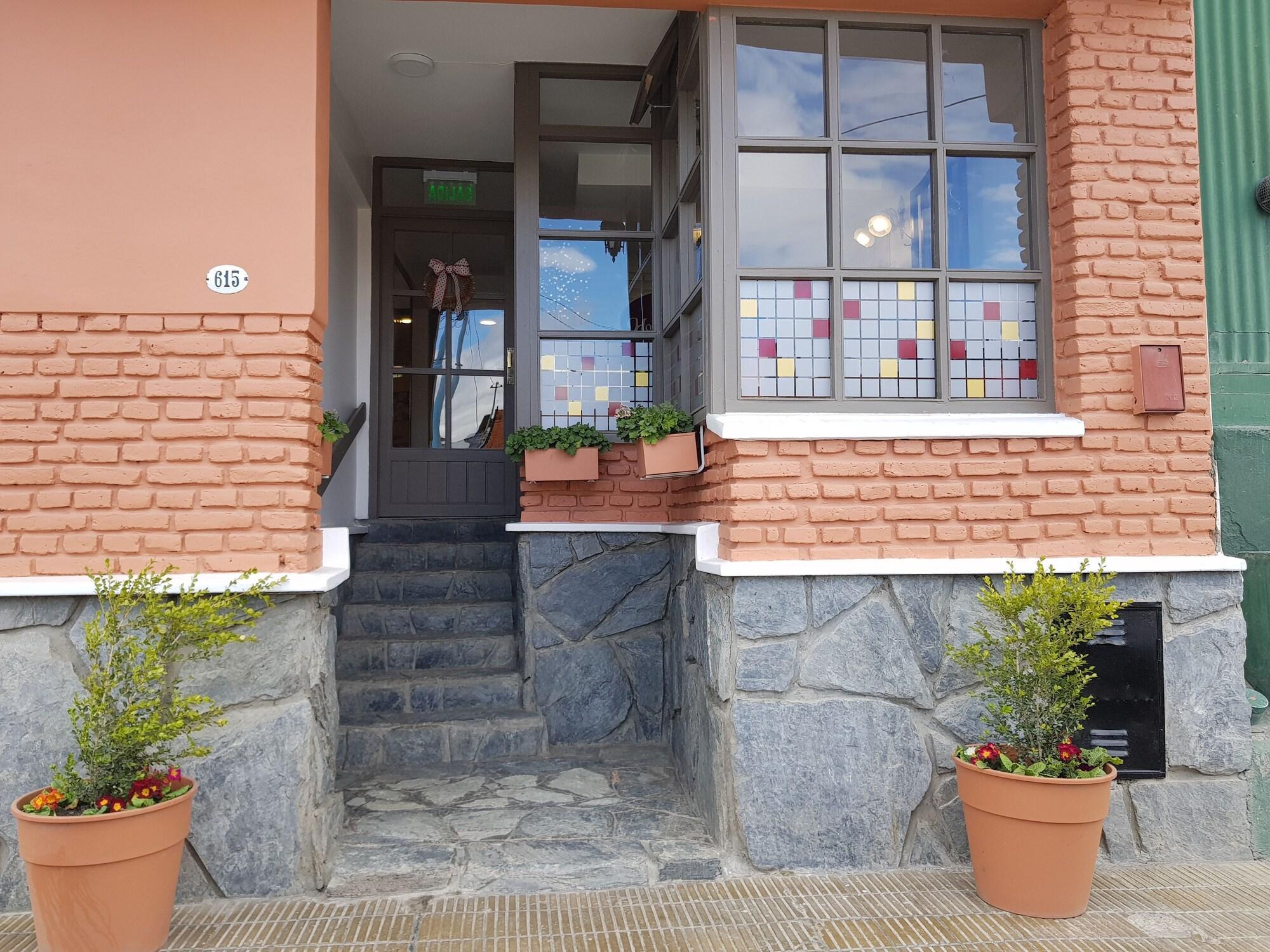 Vista Exterior Hostal Malvinas