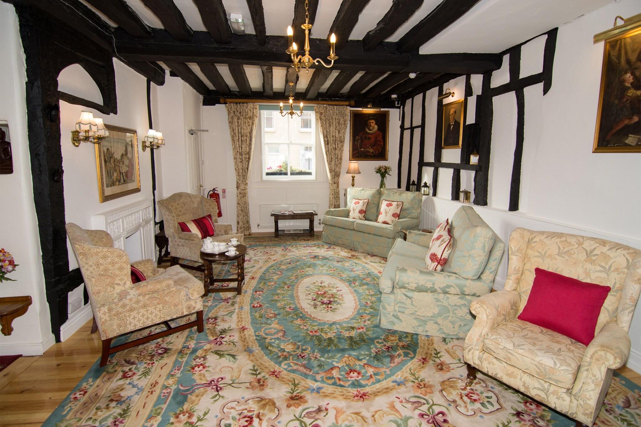 Vista Lobby The Abbey Hotel and Apartments