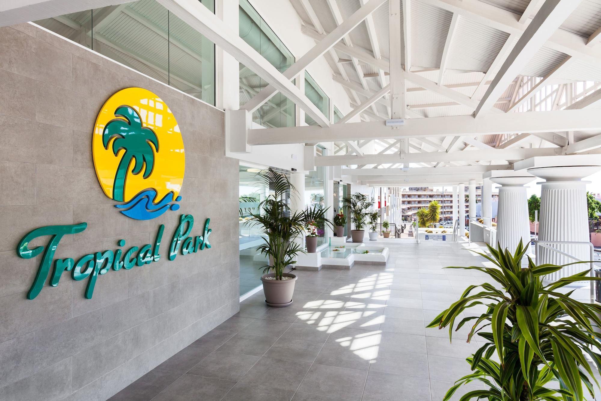 Vista Exterior Hotel Tropical Park