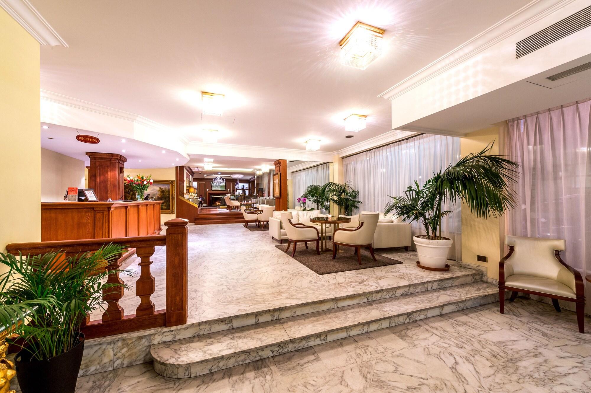 Vista Lobby Hotel Century