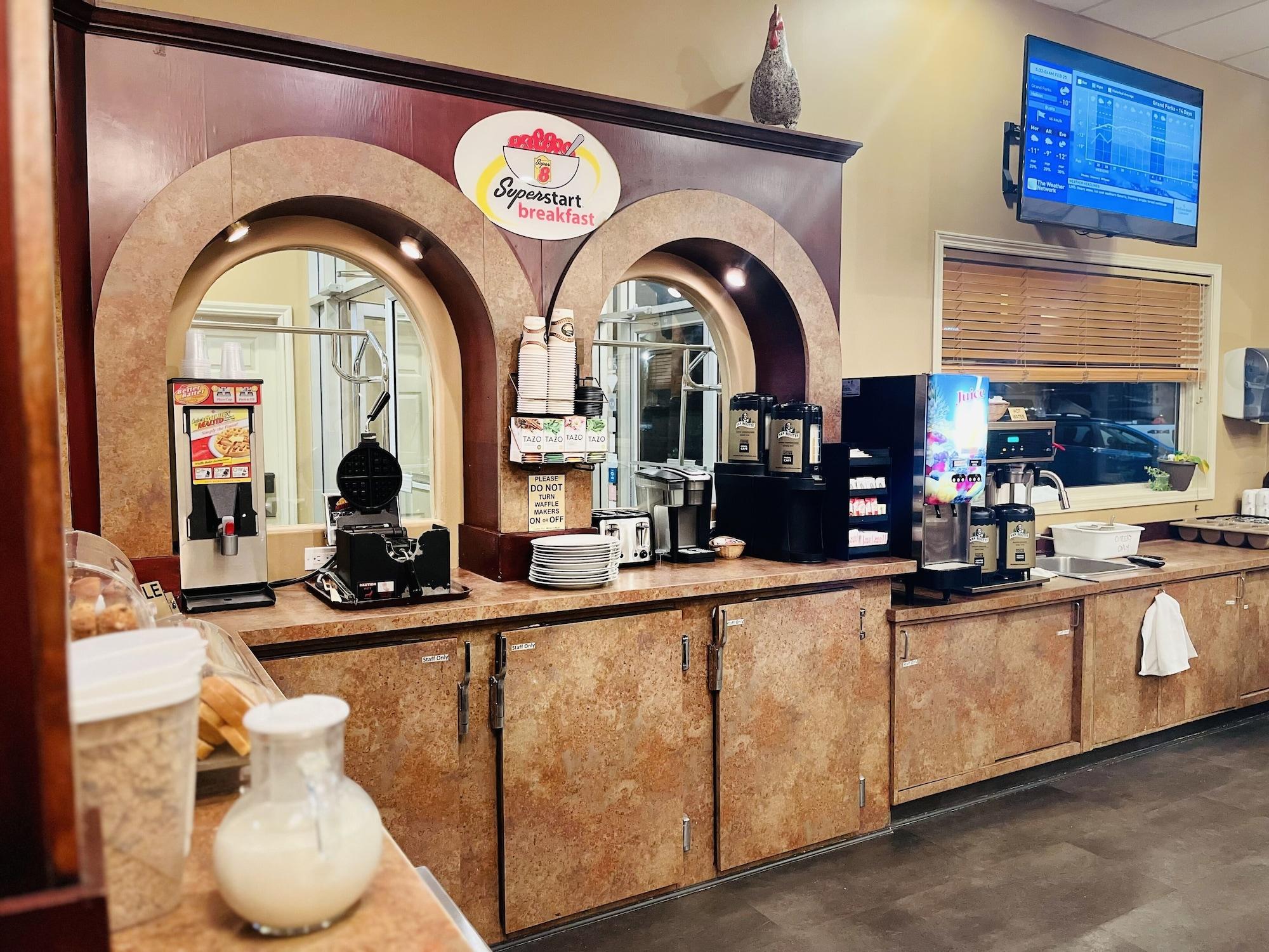 Restaurant Super 8 by Wyndham Castlegar BC