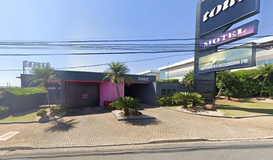 Varios Tout Motel