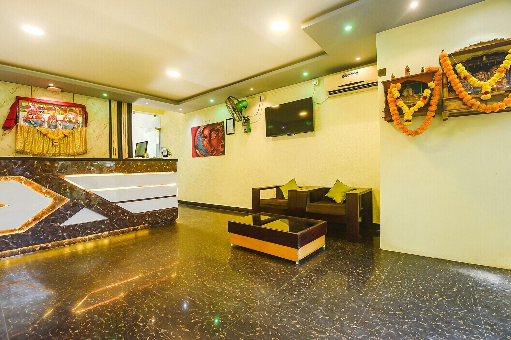 Vista Lobby FabEscape Aqualura Verem With Swimming Pool