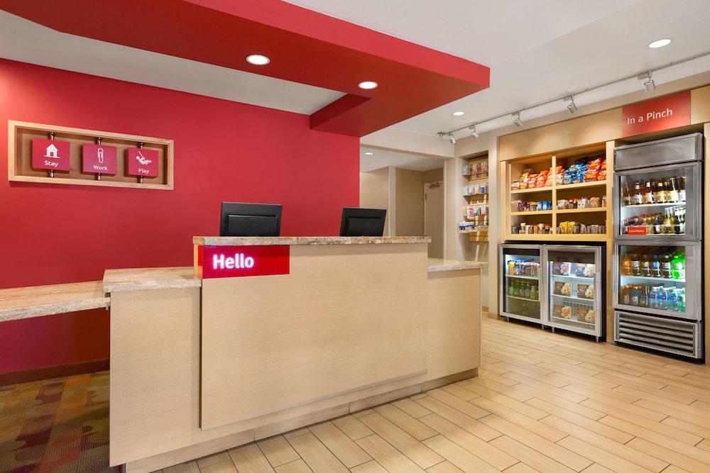 Vista Lobby TownePlace Suites by Marriott Denver Airport at Gateway Park