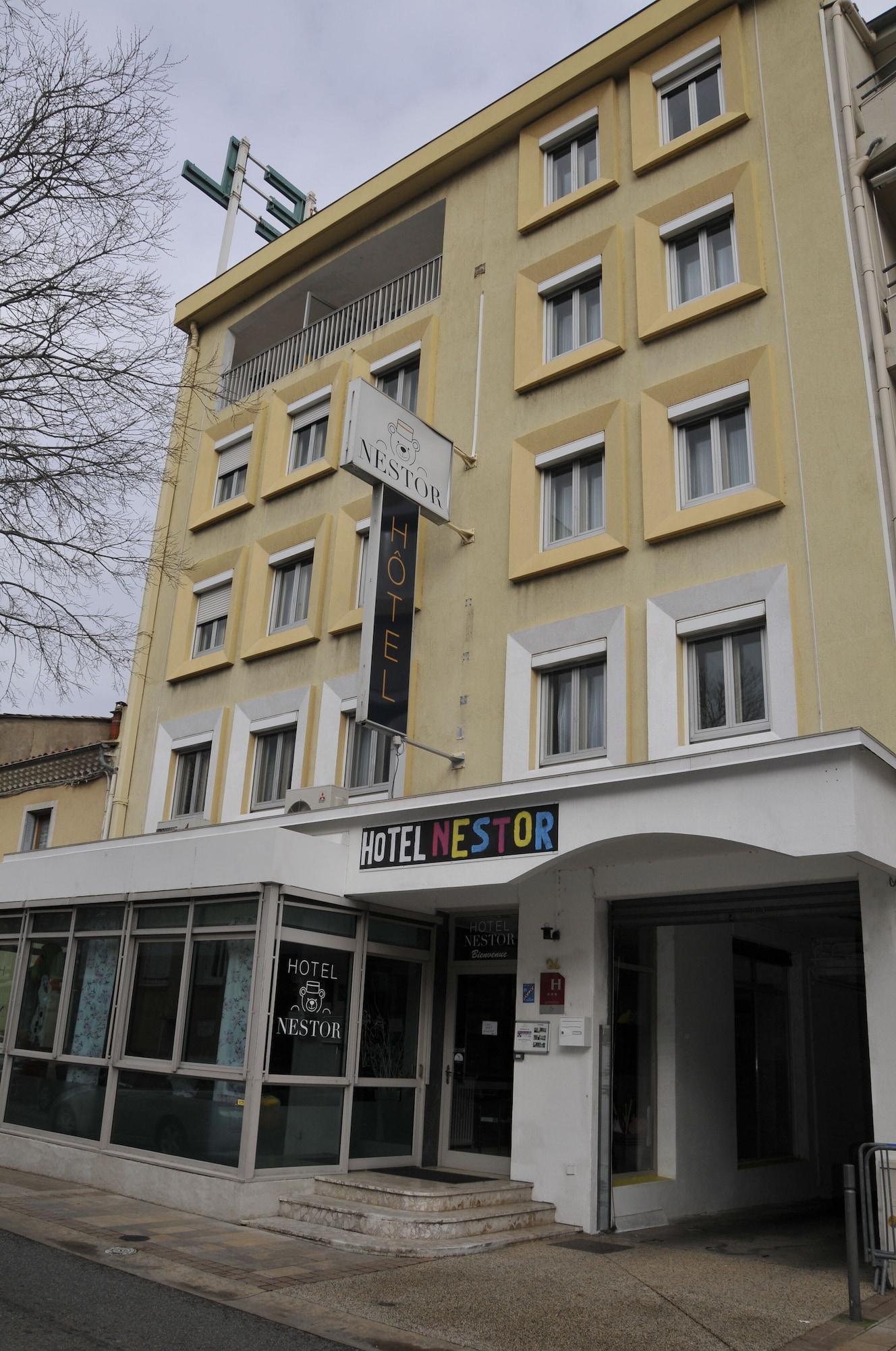 Vista Exterior Hotel Nestor