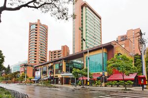 Alojamiento - Holiday Inn Express Medellin