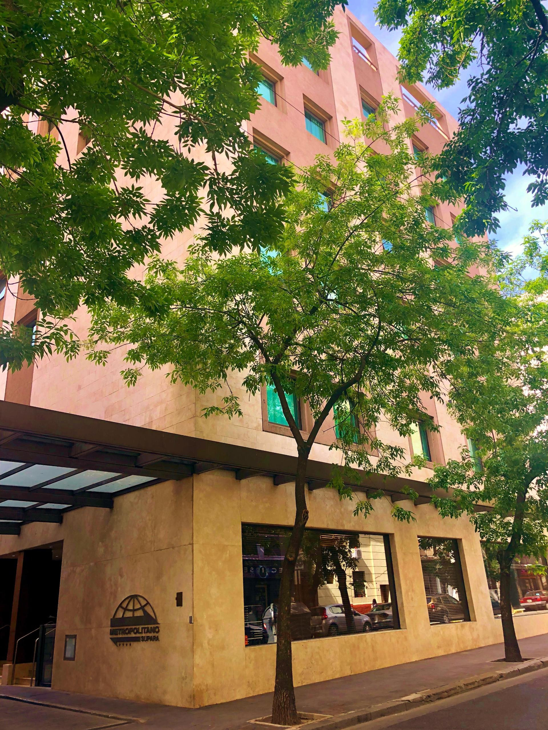 Vista Exterior Hotel Metropolitano Supara