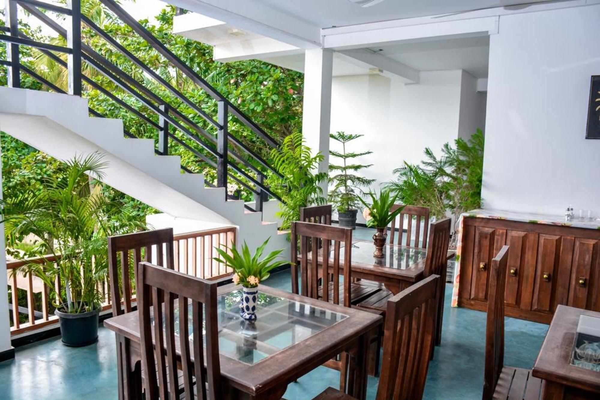 Vista Lobby Hotel Baywatch