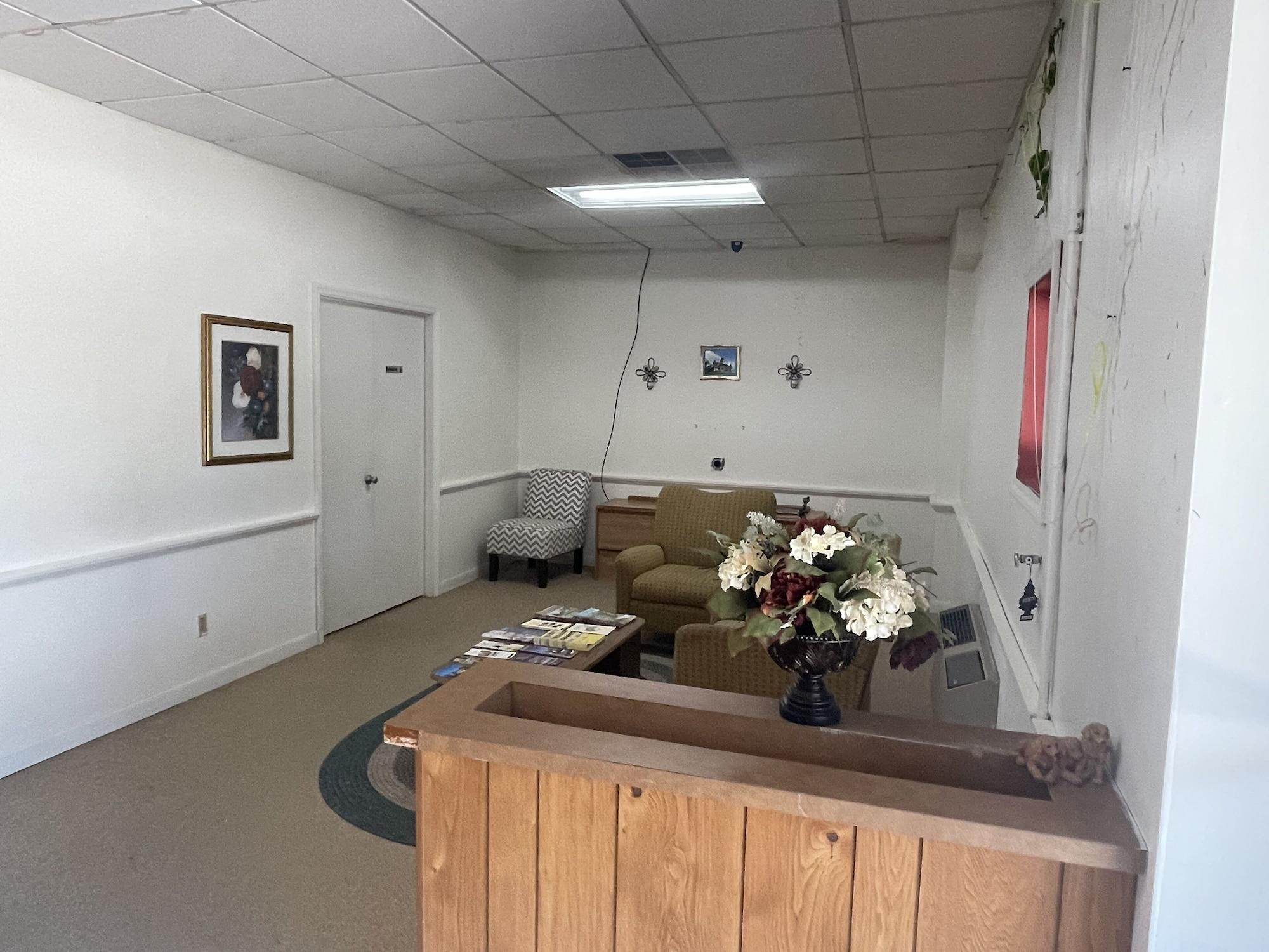 Vista Lobby Foster Inn Monticello