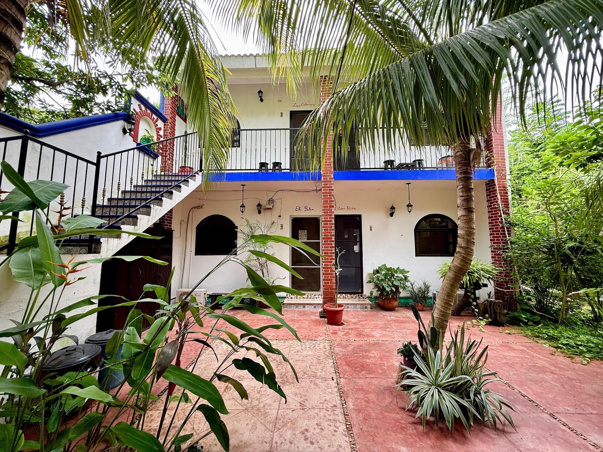 Vista Exterior La Casa Del Arbol