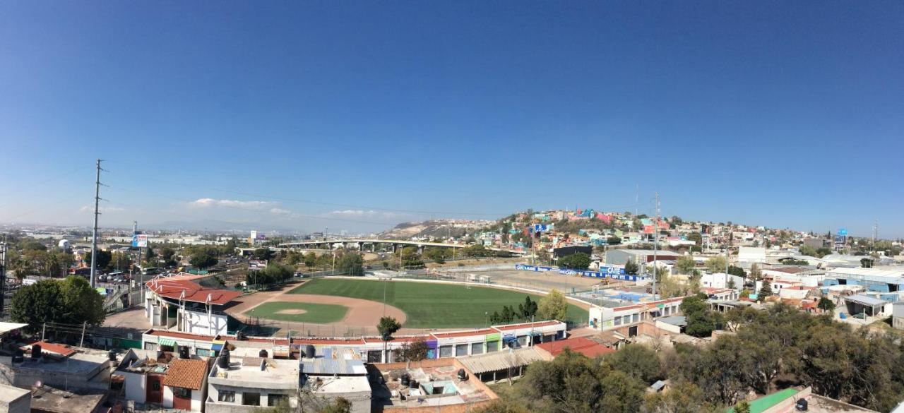 Vista a la ciudad Hotel Hi! Queretaro