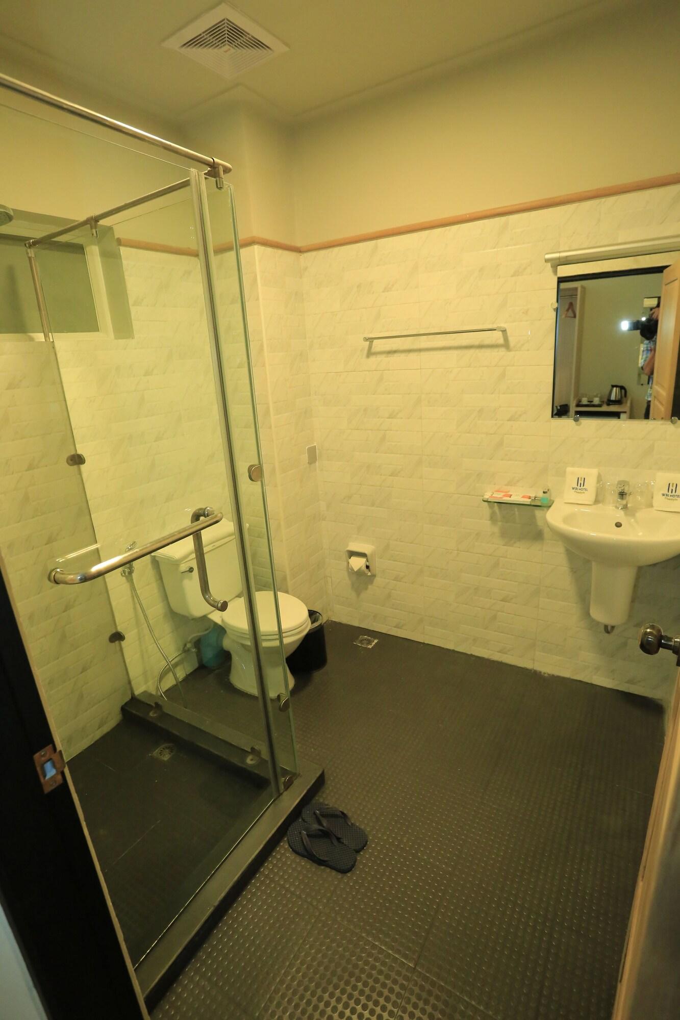 Habitación WH Hotel Thanlyin