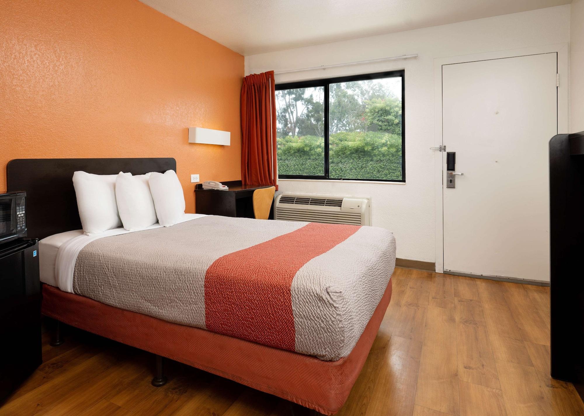 Habitación Motel 6 Camarillo, CA