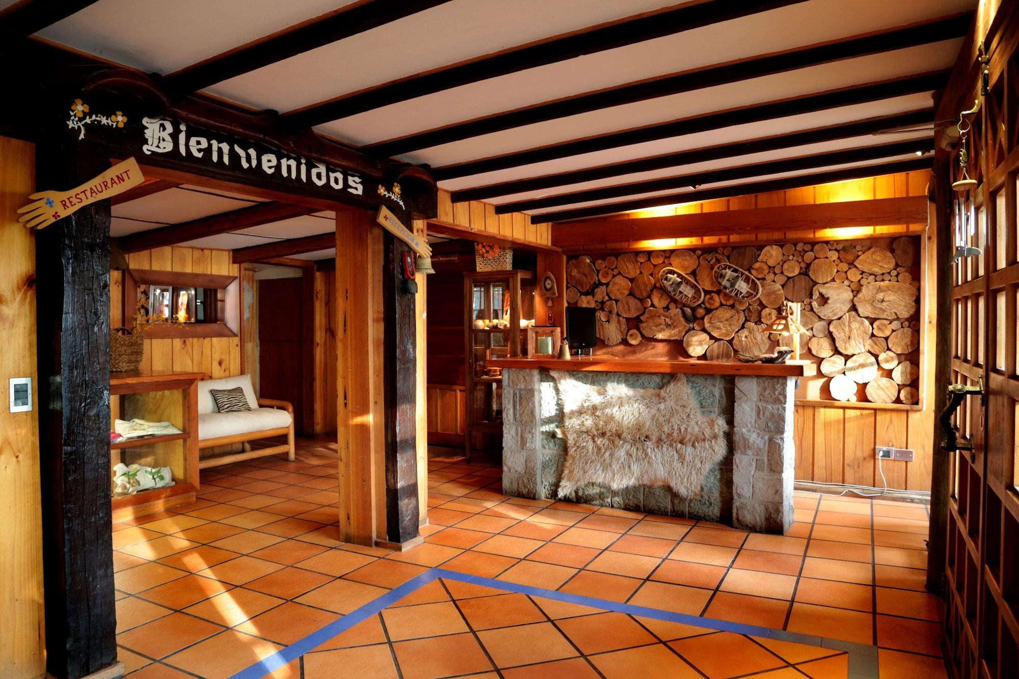 Vista Lobby Hotel Posada de Farellones