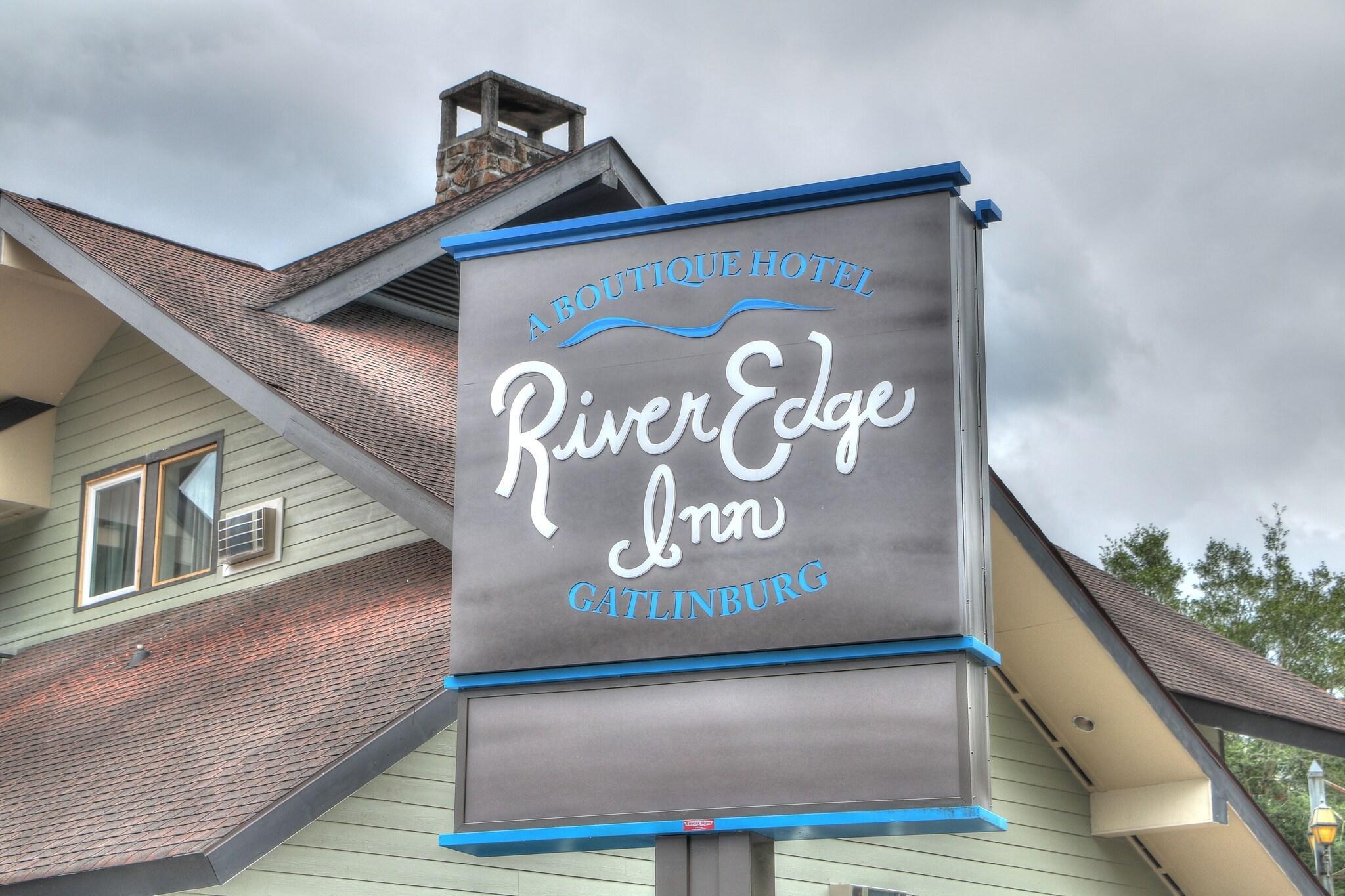 Vista Exterior River Edge Inn