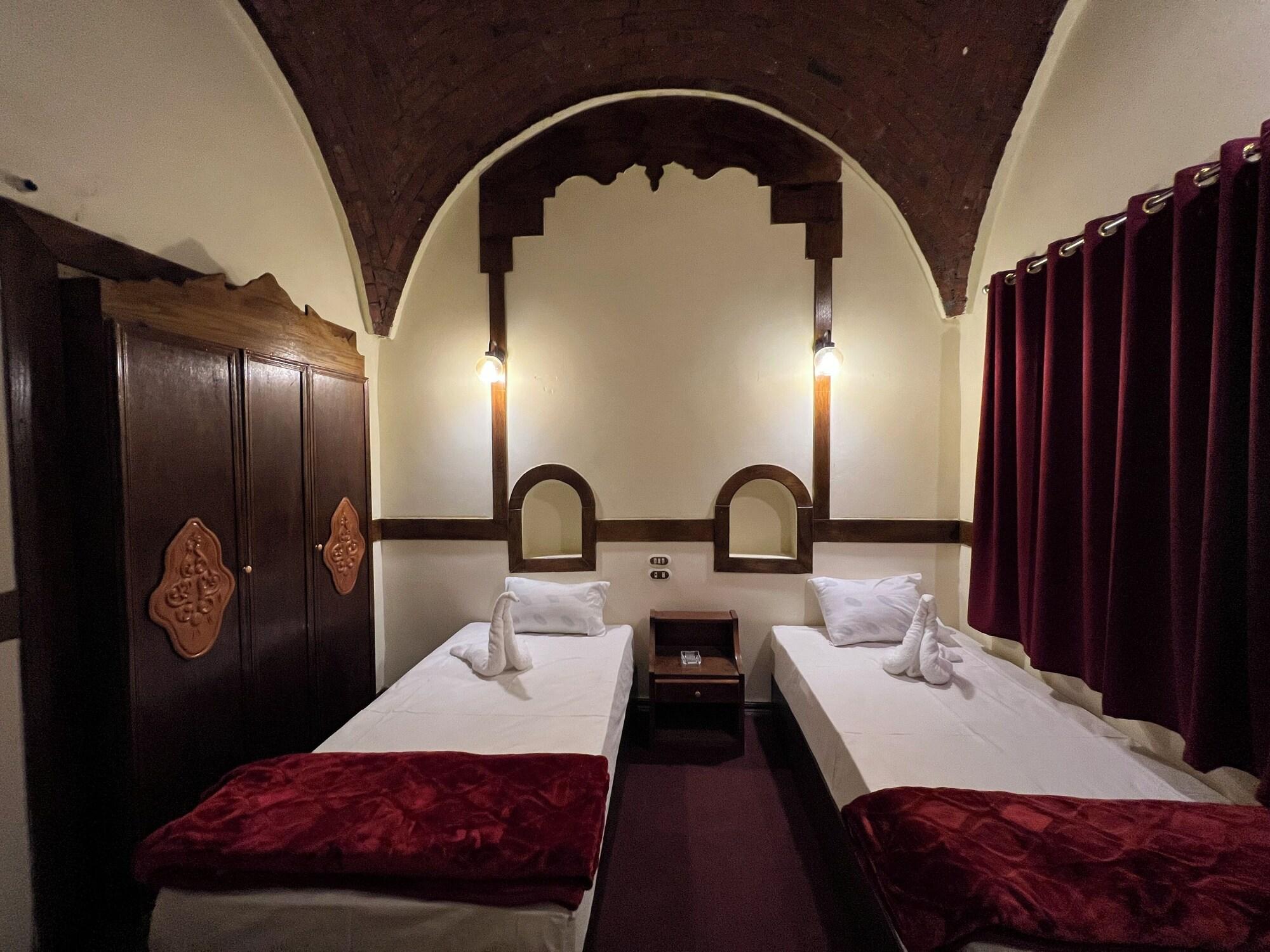 Habitación Elphardous Oasis Hotel