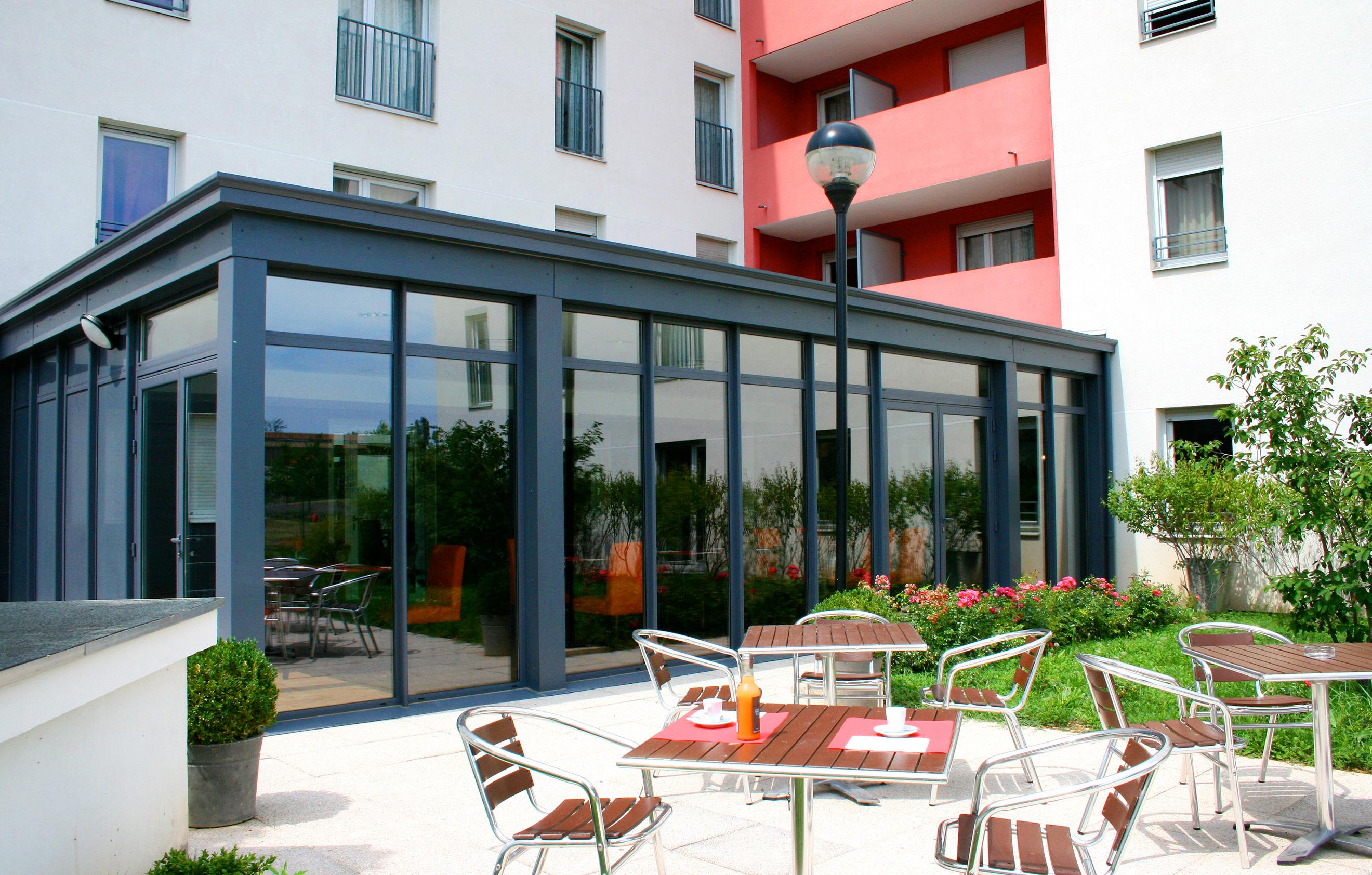 Varios Appart'hôtel Odalys City - Bioparc Lyon Est