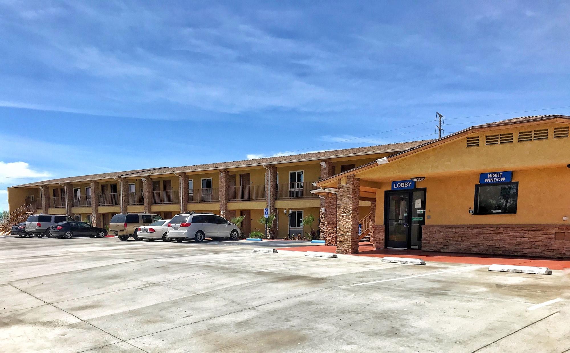 Vista Exterior Rodeway Inn Adelanto US 395