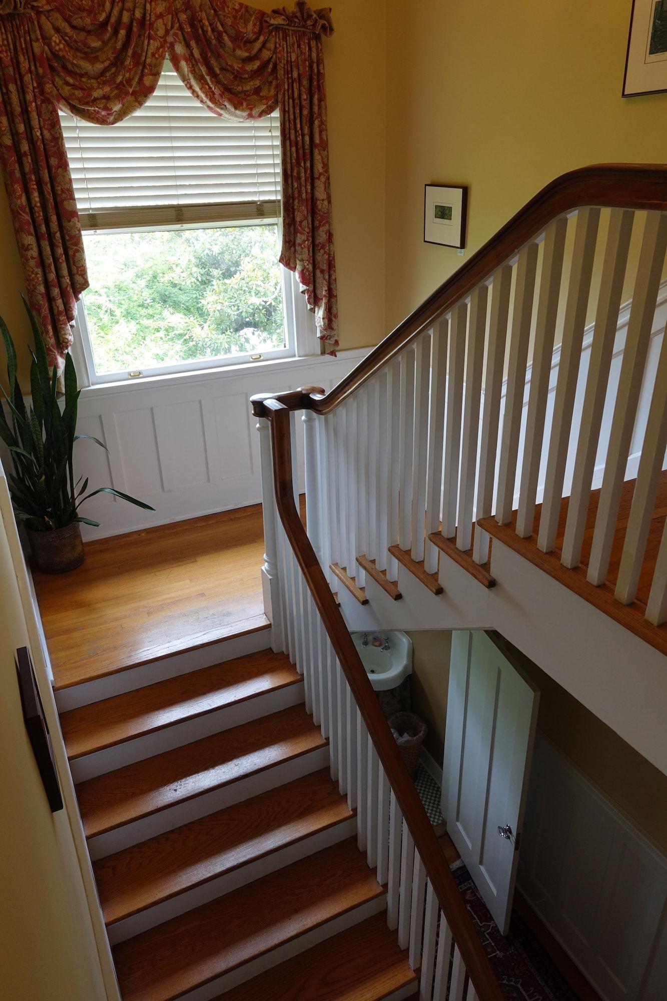 Varios Bluff View Inn