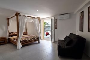 Alquiler Vacacional - French Riviera Air-conditioned Villa with heated infinity pool, Amazing view