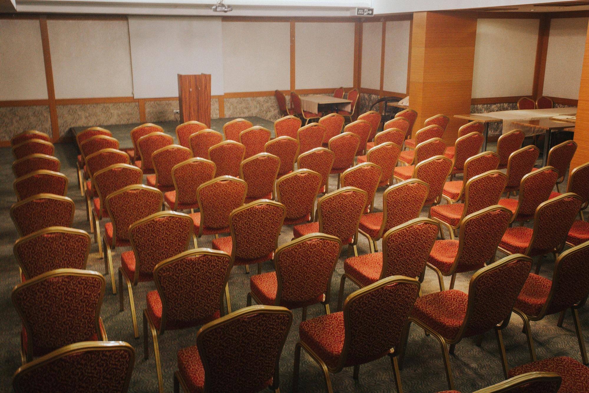 Centro de Negocios Nuzhet Hotel