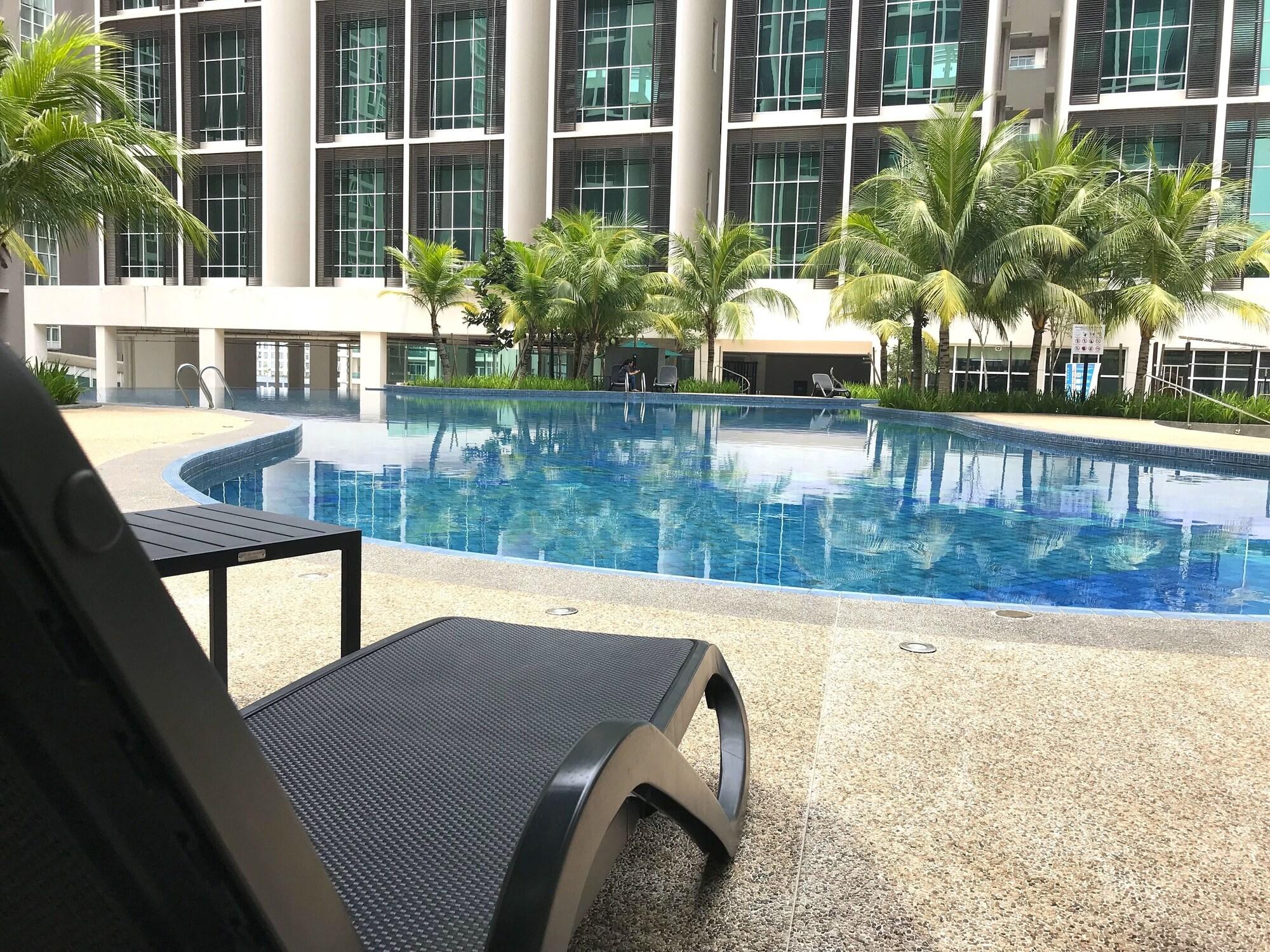 Vista Piscina Fabulous Mutiara Ville Cyberjaya