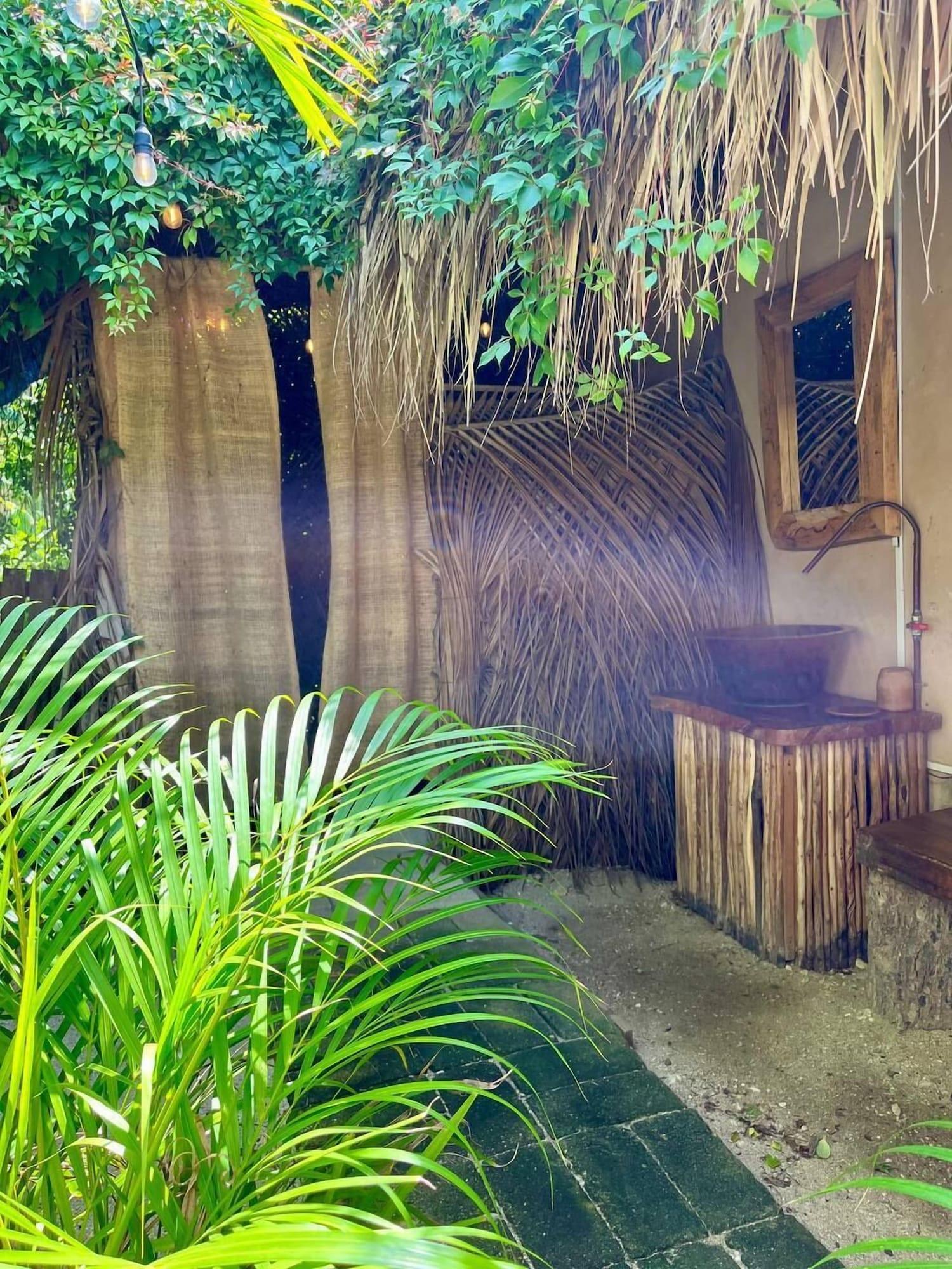 Equipamiento de Habitación Casa Areka