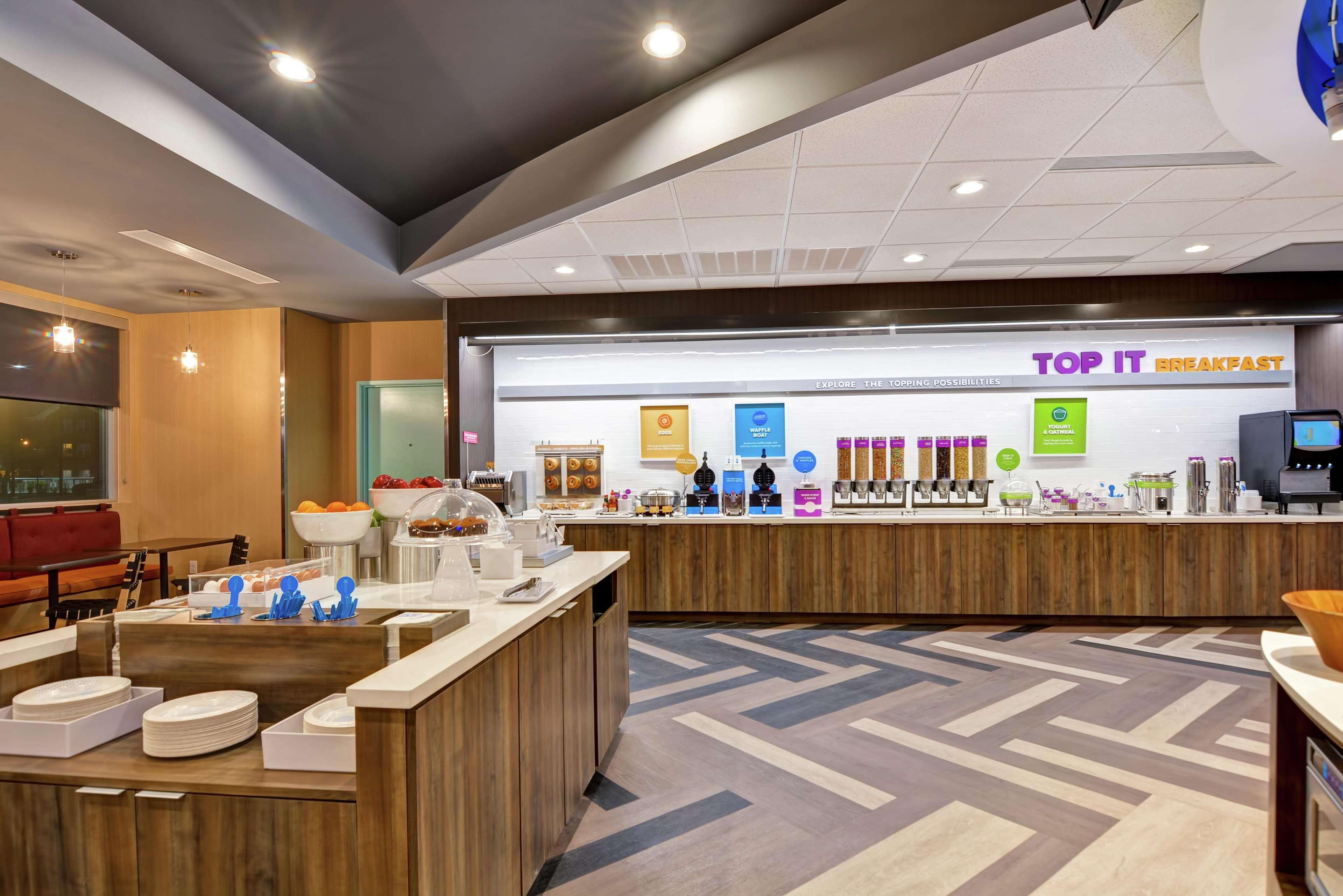 Restaurant Tru by Hilton Baton Rouge Citiplace, LA
