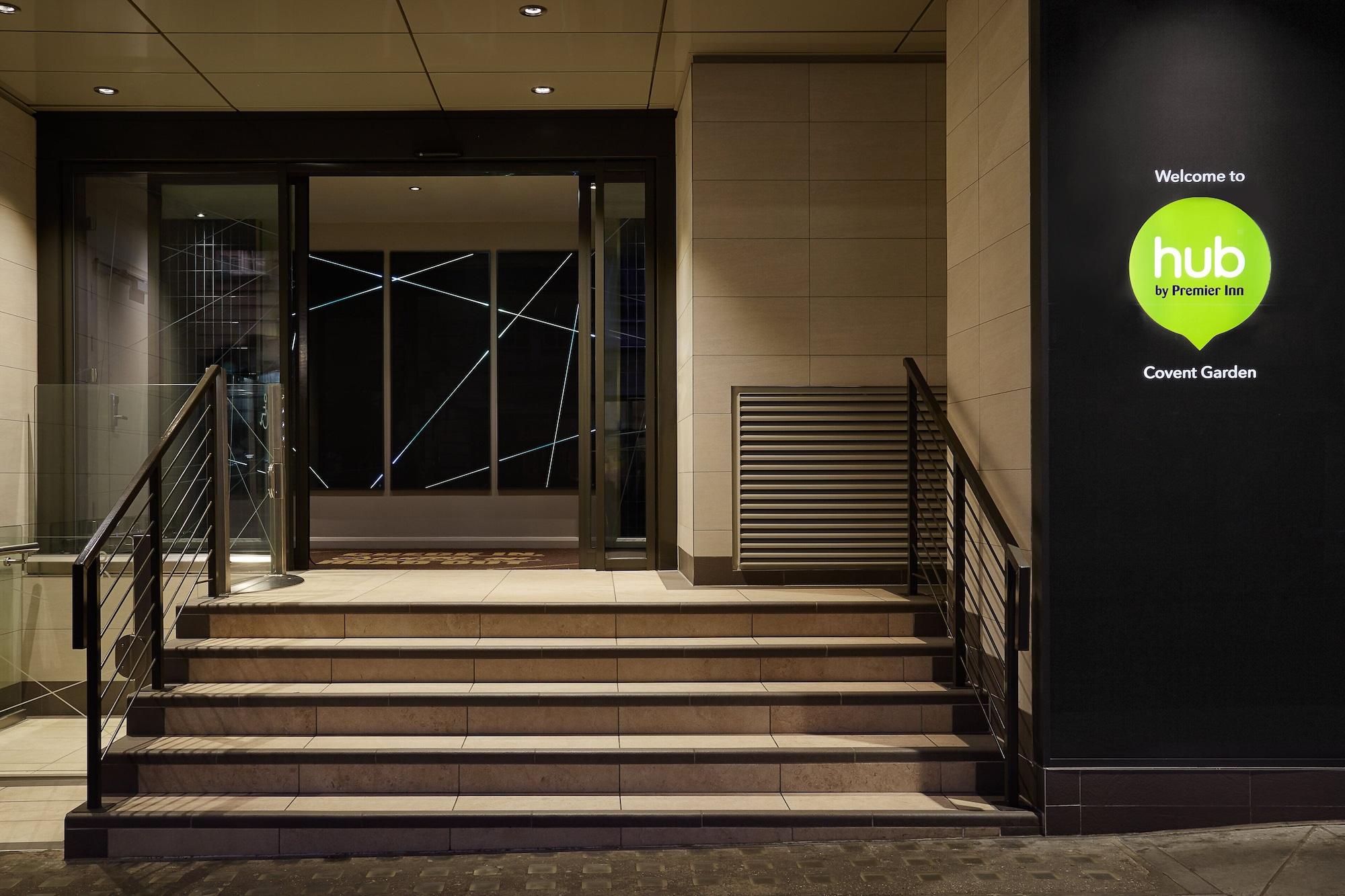 Vista Exterior Hub By Premier Inn London Covent Garden