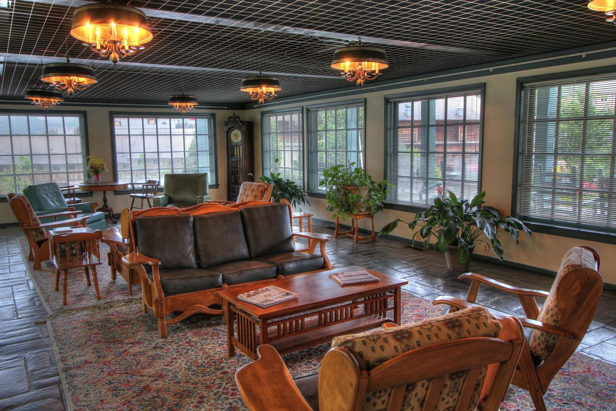 Vista Lobby The Historic Gatlinburg Inn