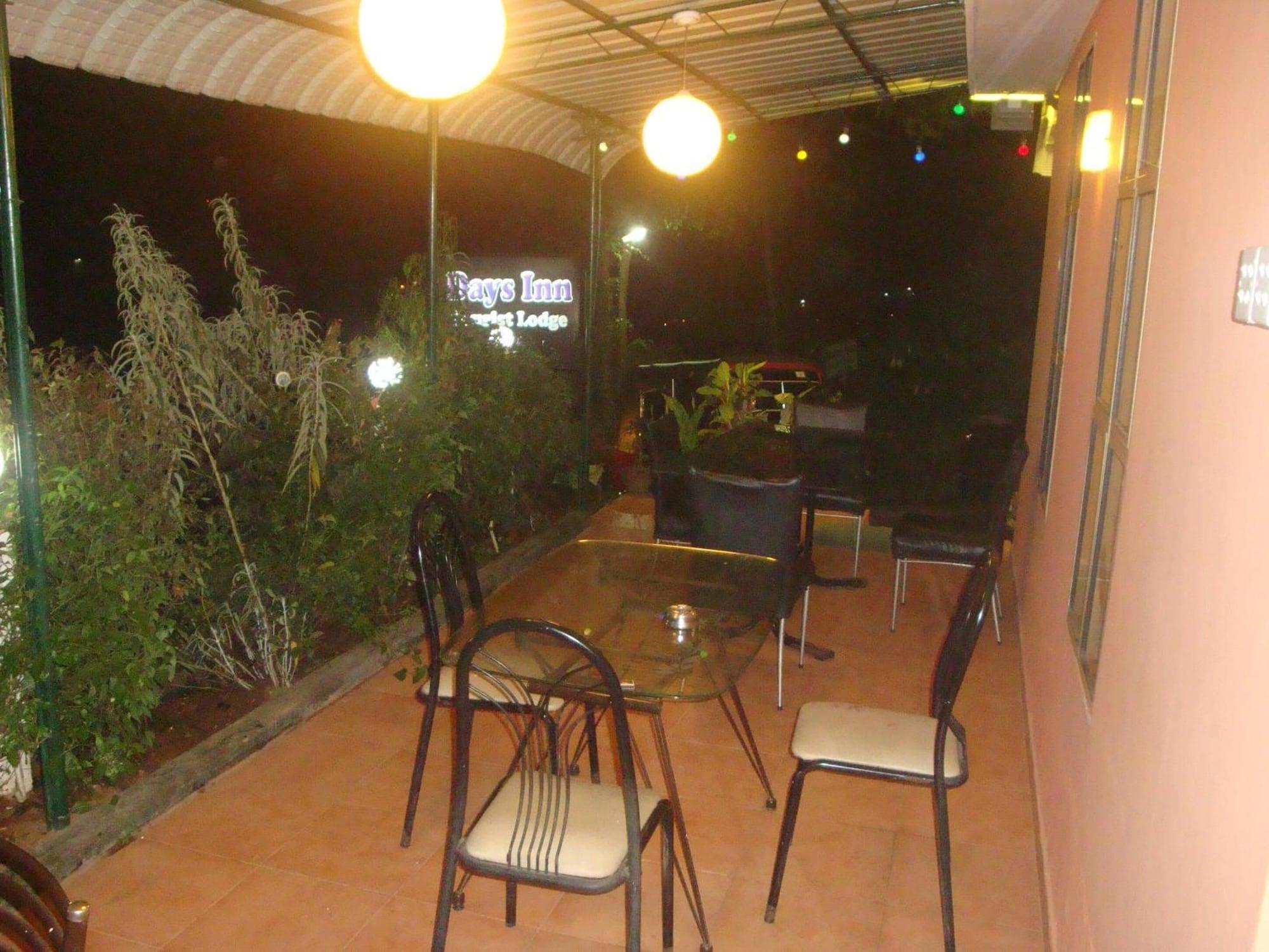 Restaurant Days Inn Kandy