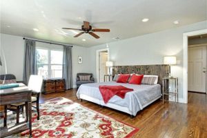 Arriendo temporal - 4BDRM W/Private Pool & Hot Tub - Walk to Town Square, Minutes to Wineries!