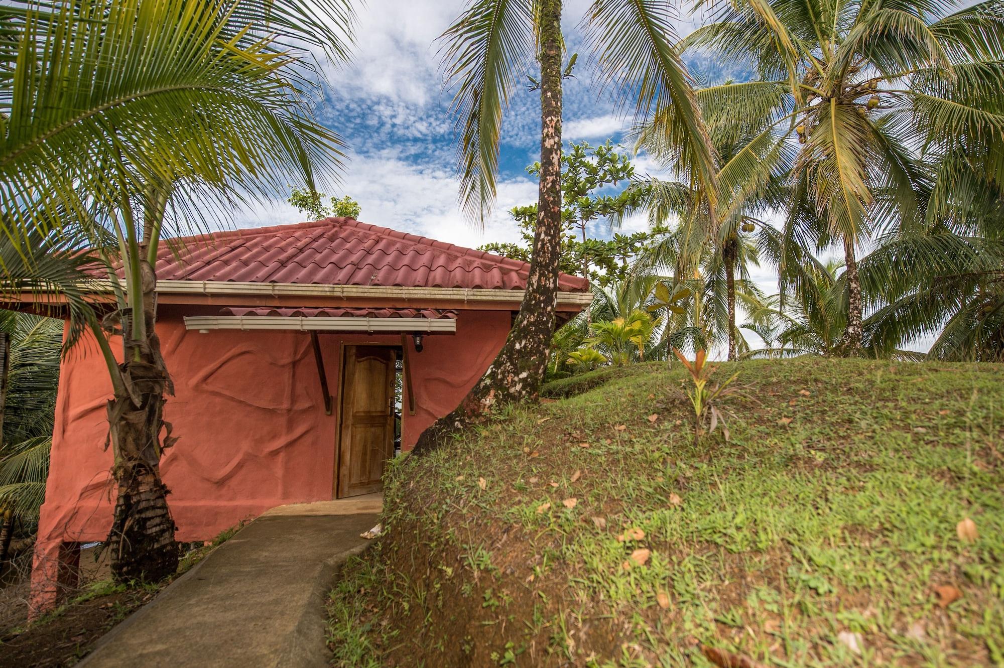 Vista Exterior Popa Paradise Beach Resort