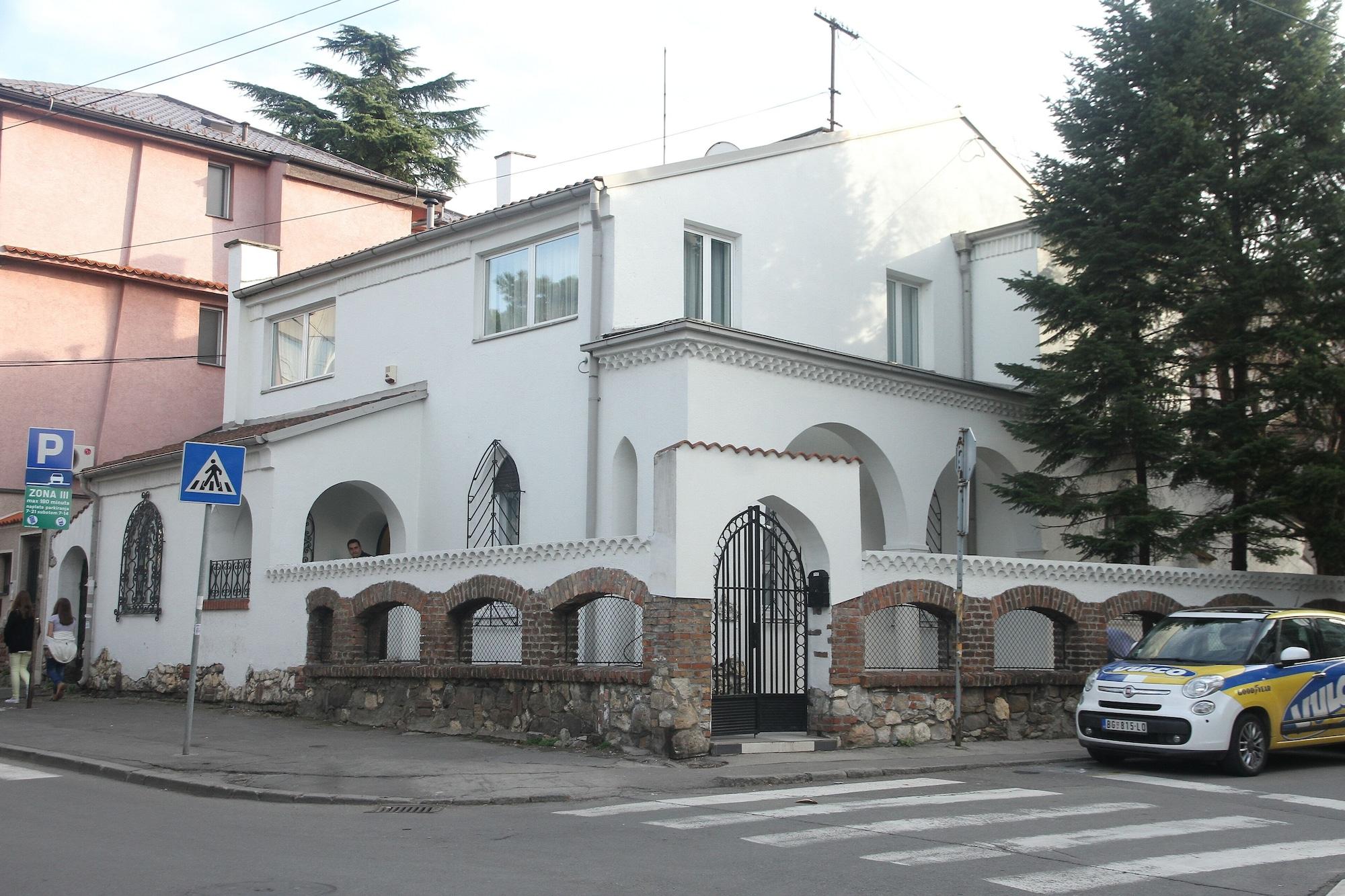 Vista Exterior Garni Hotel Dum