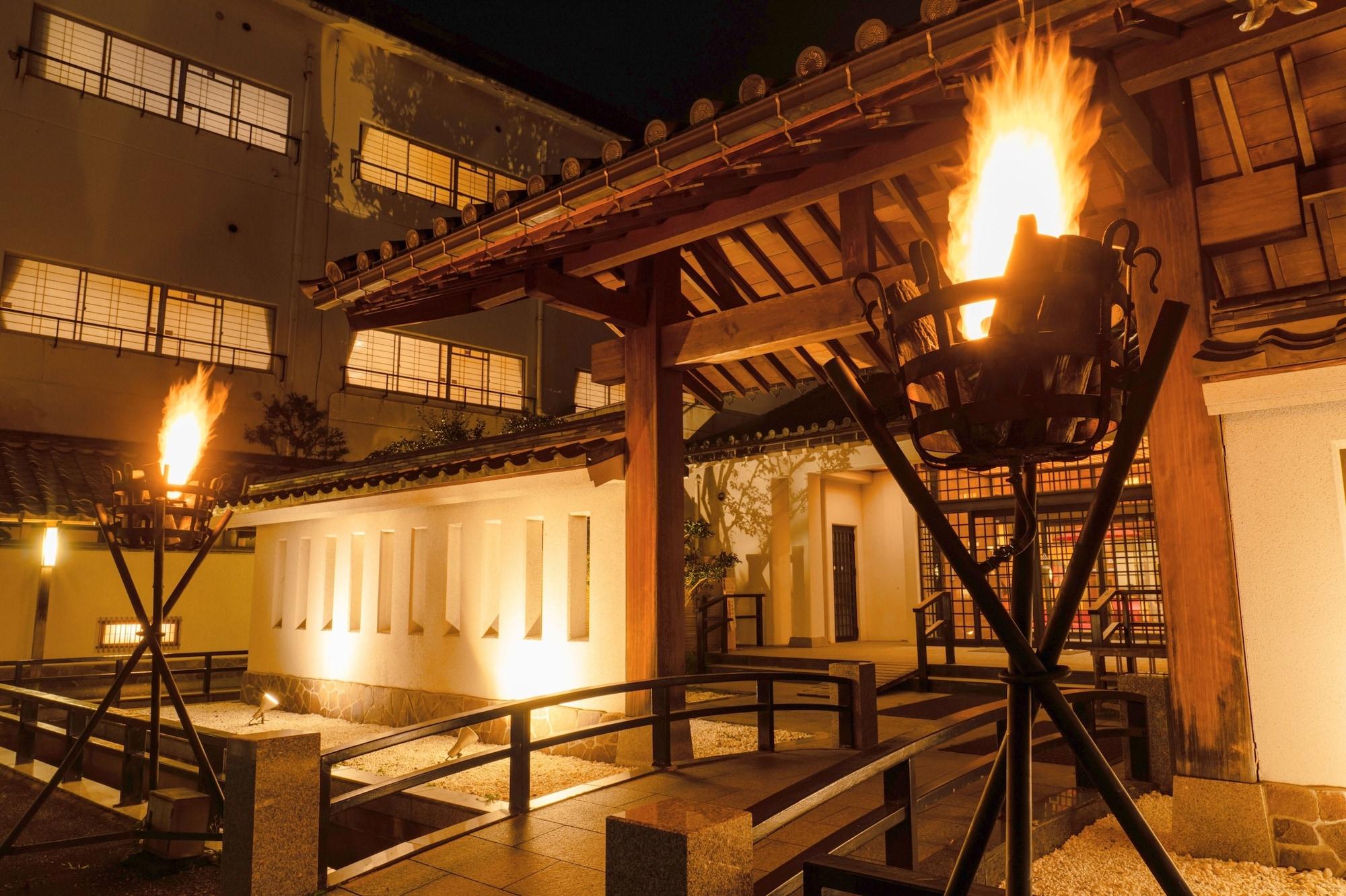 Vista Exterior Hotel Hoho "A hotel overlooking the Echigo Plain and the Yahiko mountain range"