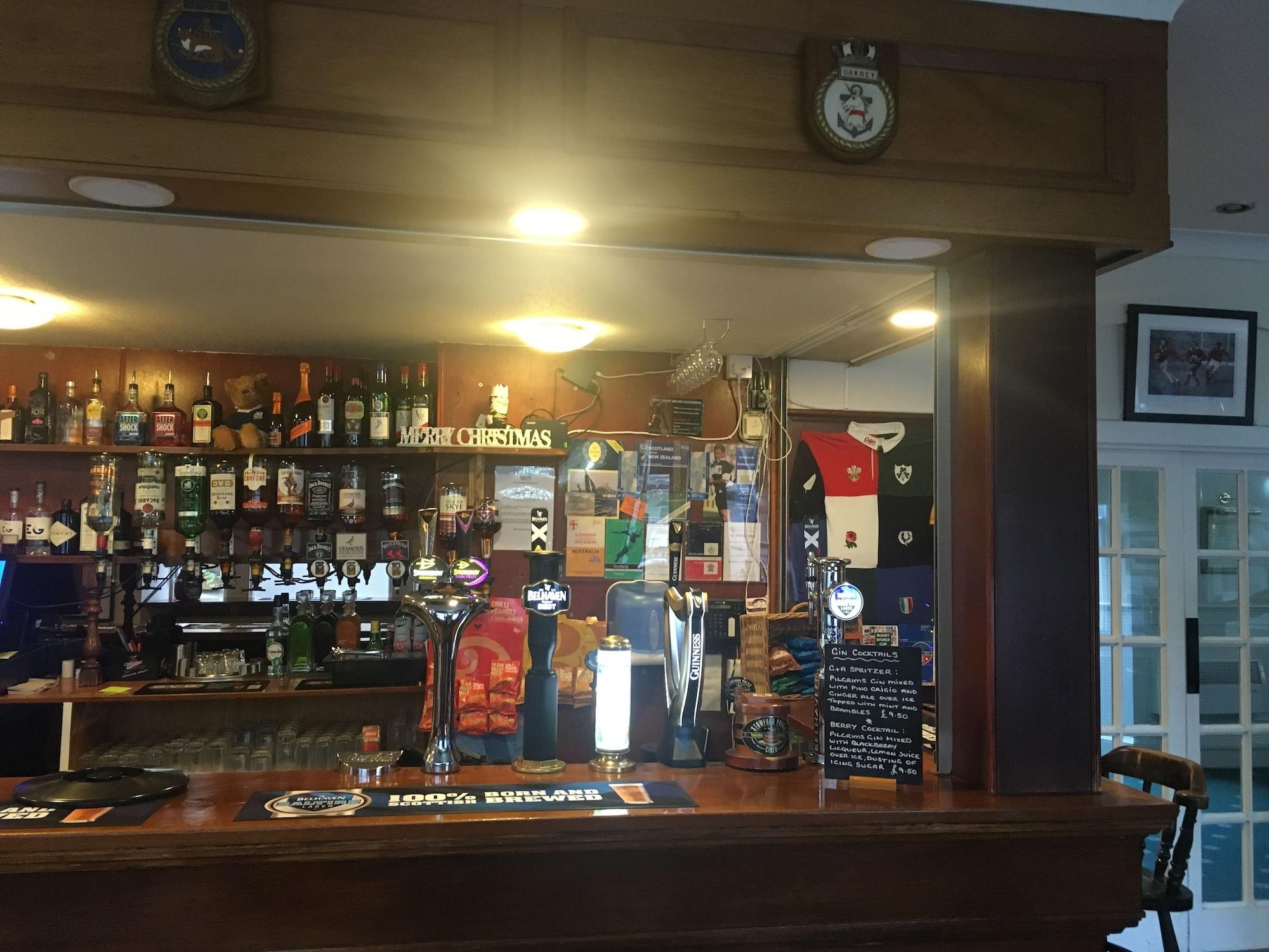 Bar/Salón George and Abbotsford Hotel