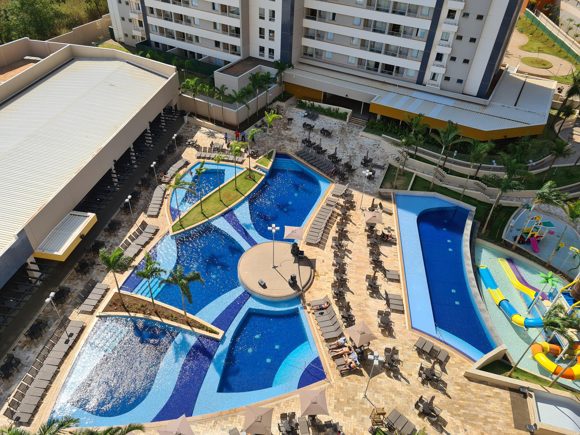 Vista Piscina Ideal para famílias, hospede-se no Solar das Águas