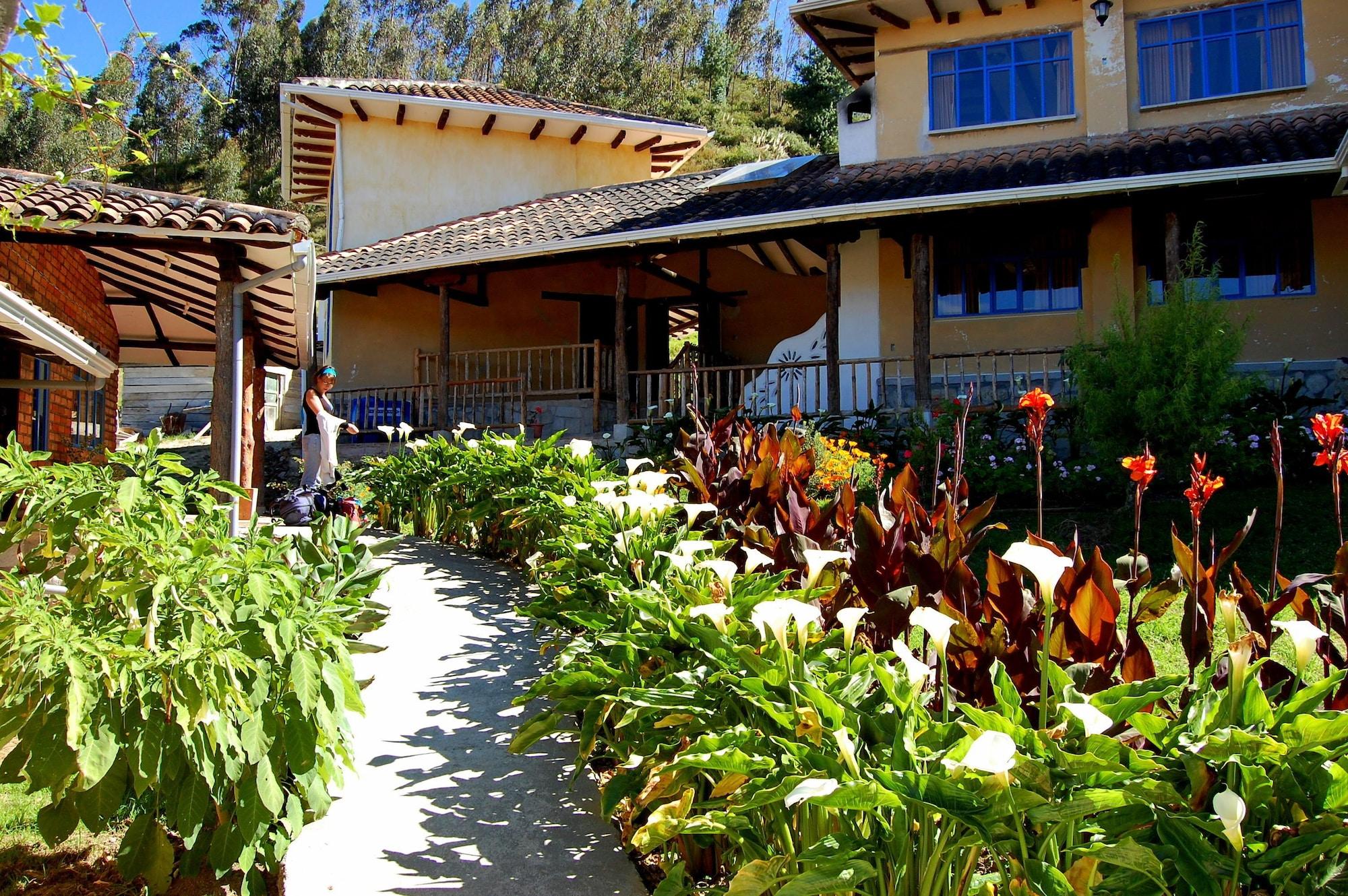 Vista Exterior Hotel Achik Wasi