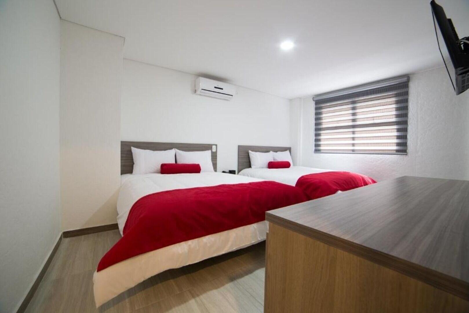 Varios Hotel MED 70
