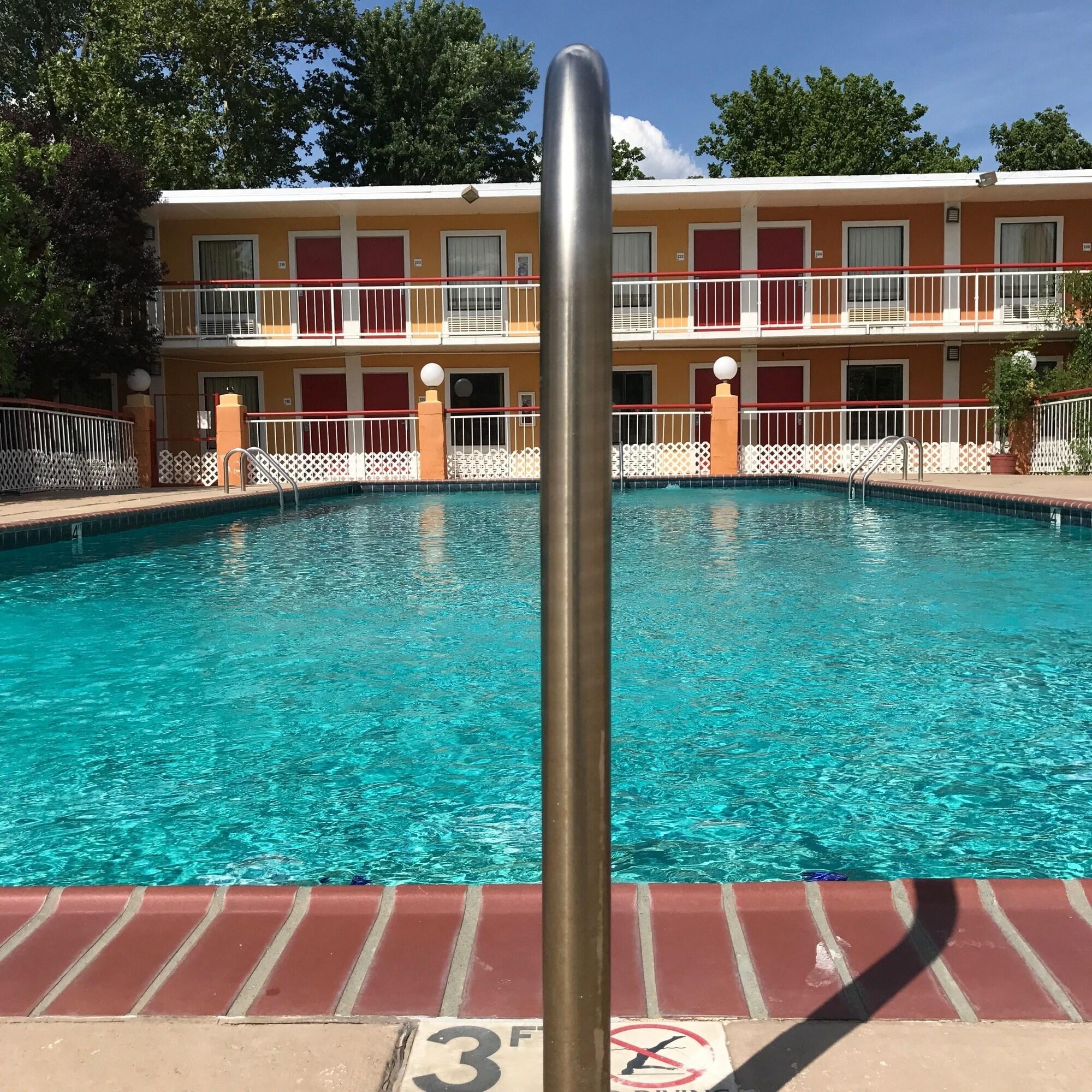 Varios Milan Inn & Suites