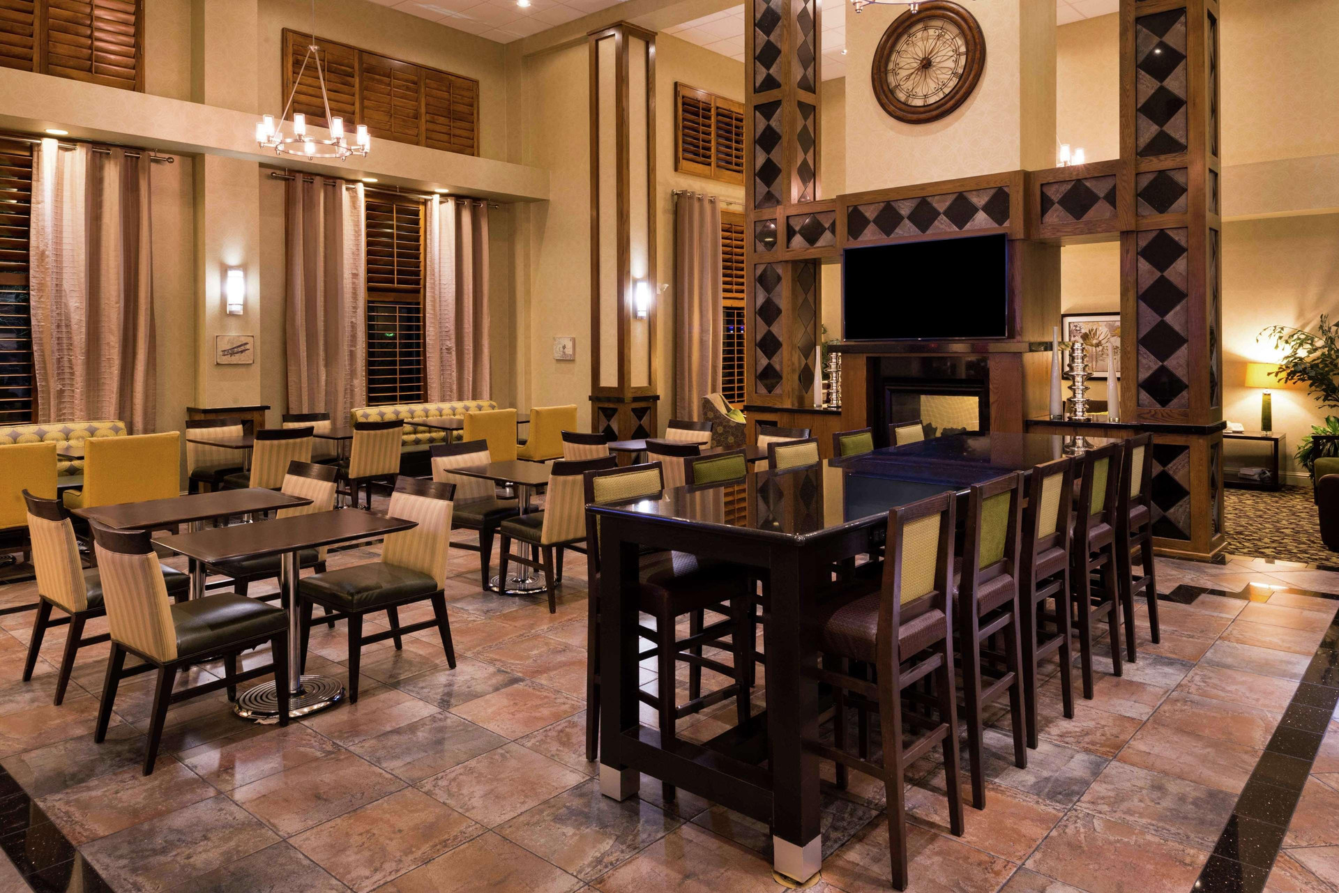 Vista Lobby Hampton Inn & Suites Carson City