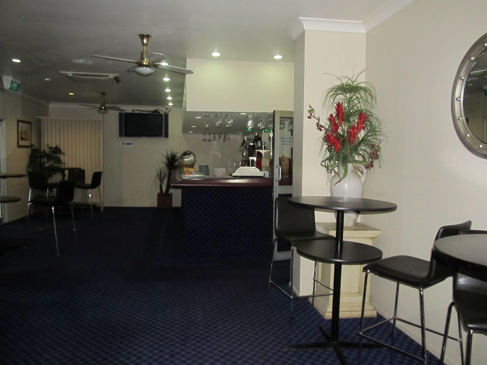 Bar/Salón Sun Palms Motel
