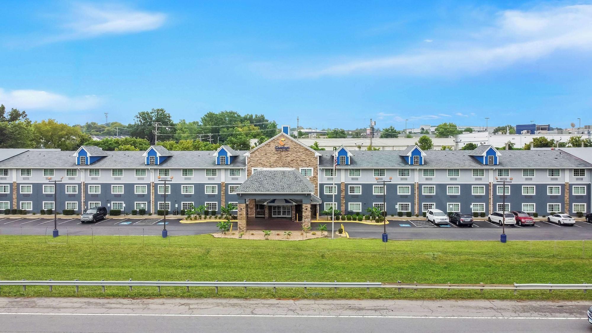 Vista Exterior Comfort Inn & Suites Nashville Near Tanger Outlets  I-24 Antioch