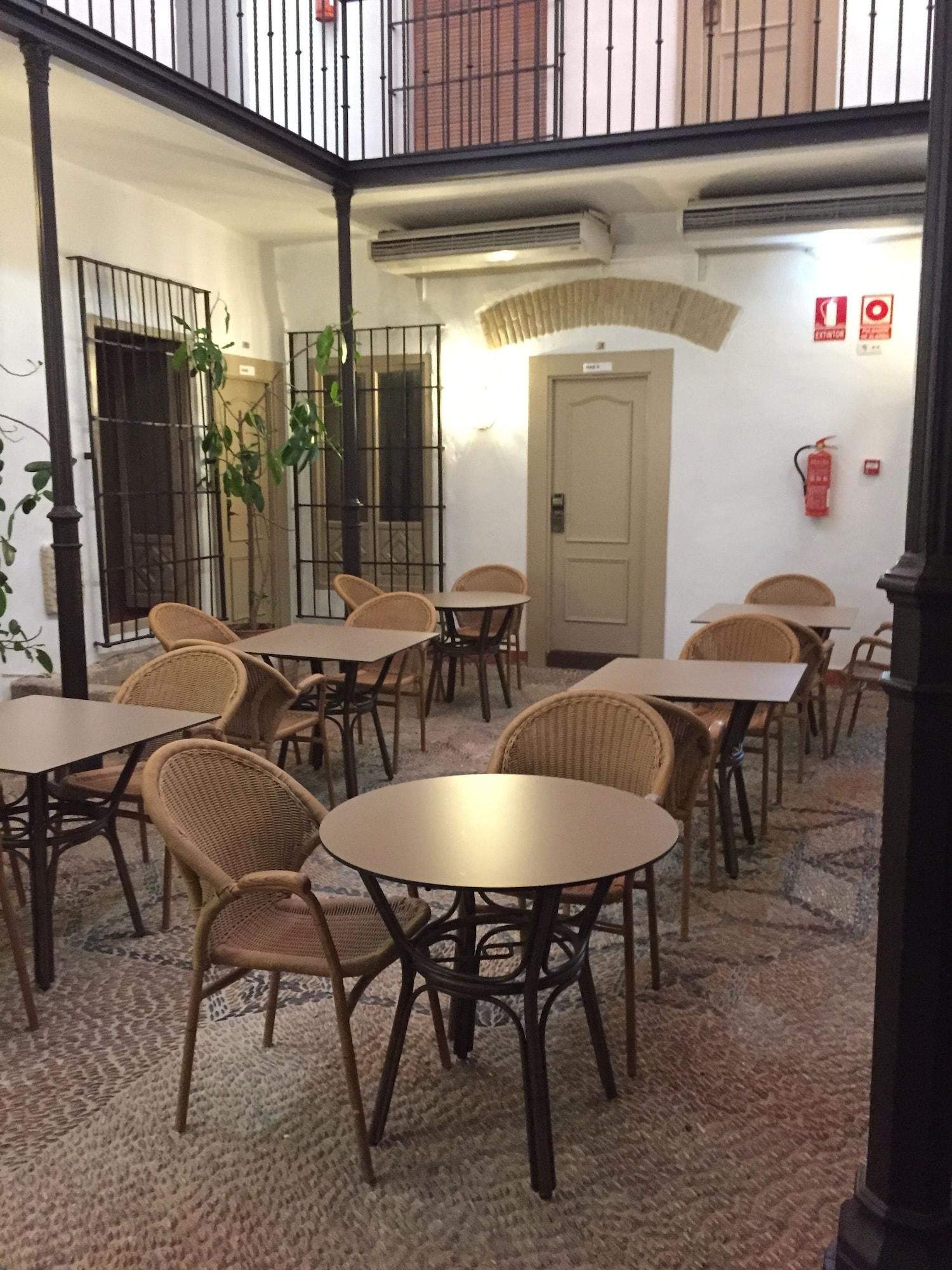Bar/Salón Los Patios Hotel